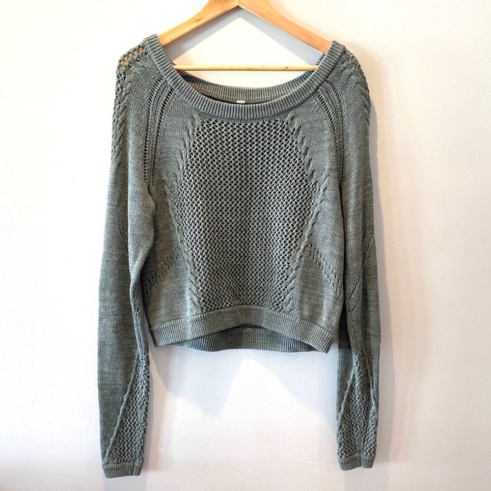 LULULEMON Knit Long Sleeve Cropped Sweater